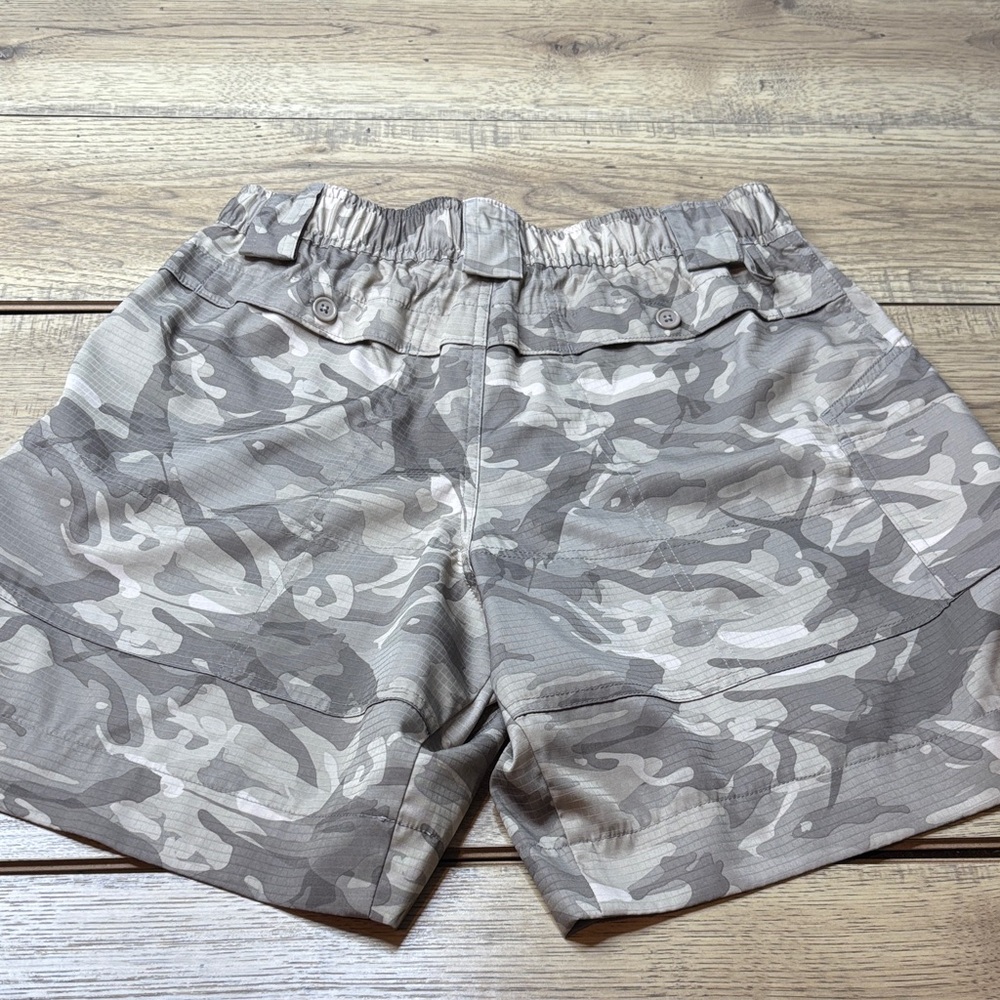 Men's AFTCO  Camouflage Cargo Shorts Size 32 - Picture 4 of 7